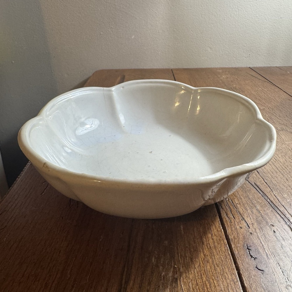 Vintage Art Deco McCoy Pottery Fruit Bowl 7528 Lt Blue Scalloped Rim Pre‎ Owned